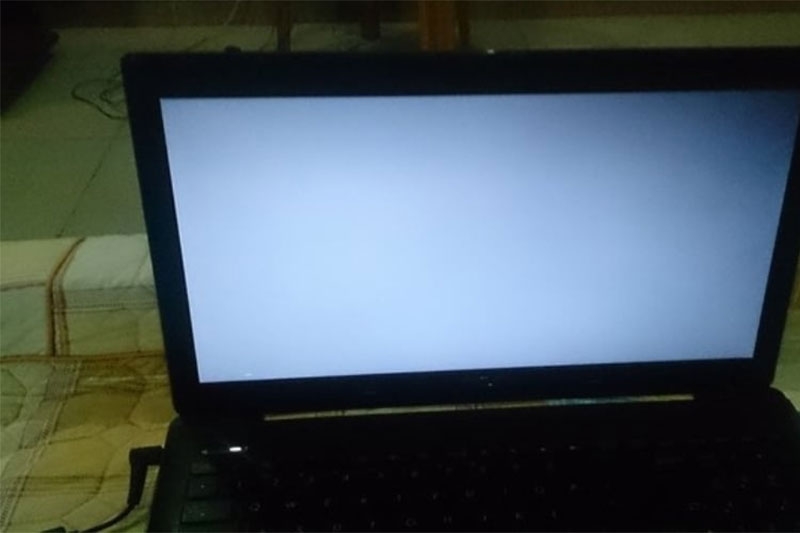 Máy tính chạy nhưng không lên màn hình hình 1