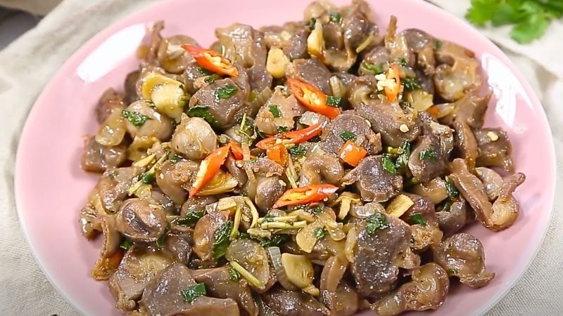 mề gà xào cay 3