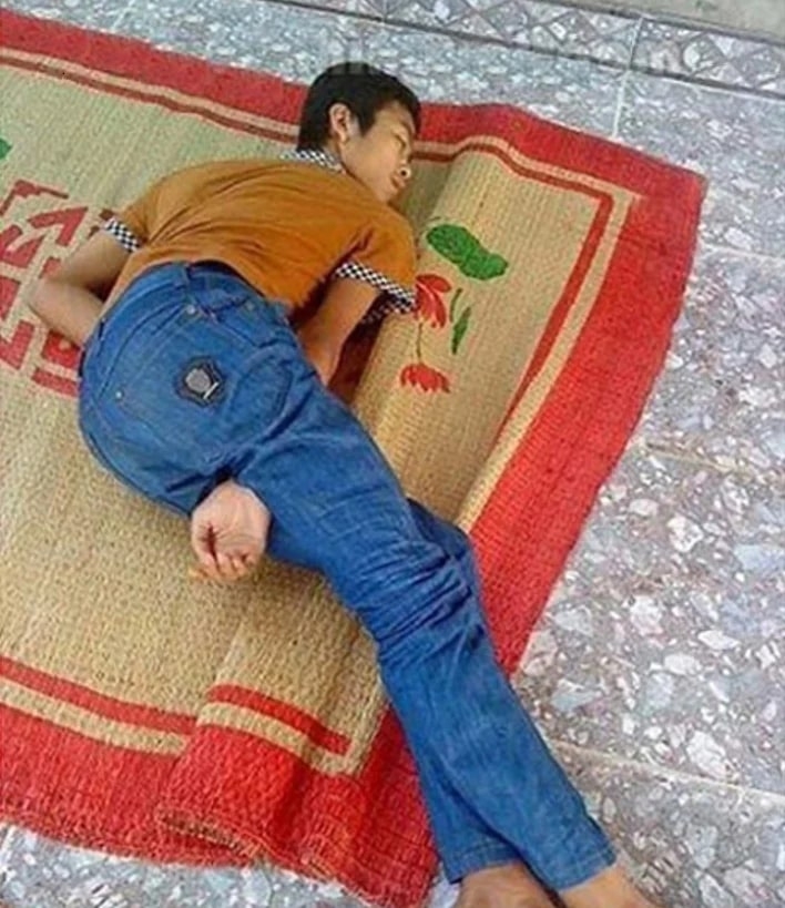Meme ngủ ảnh 6