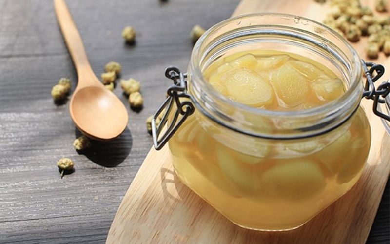 Ngâm gừng tươi với rượu