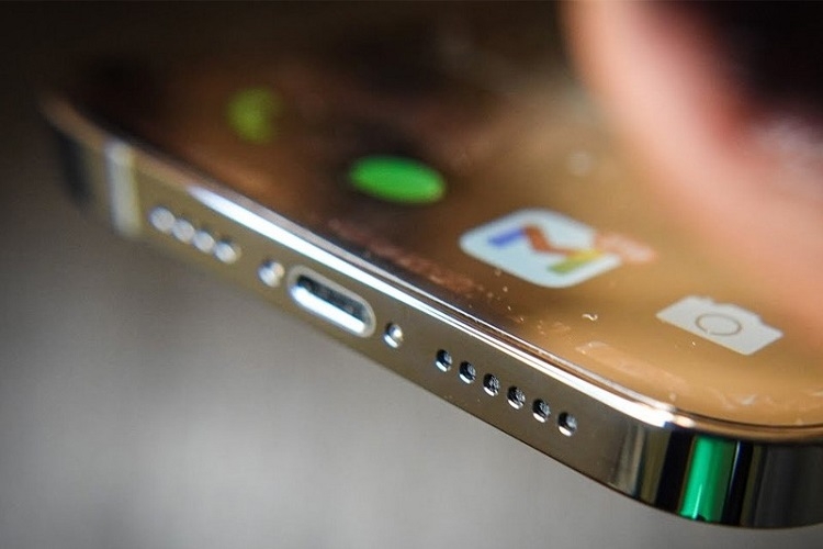 mic-iphone-nam-o-dau-2.jpg