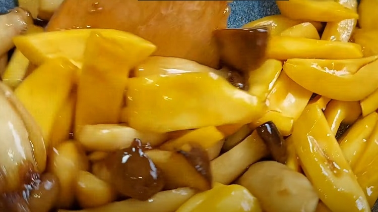 Mít xào nấm đùi gà chay (Hình 6)