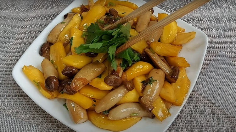 Mít xào nấm đùi gà chay (Hình 5)