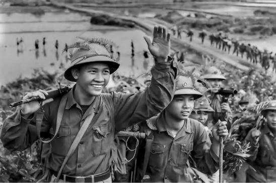 Mở bài bài thơ "Từ ấy" trực tiếp