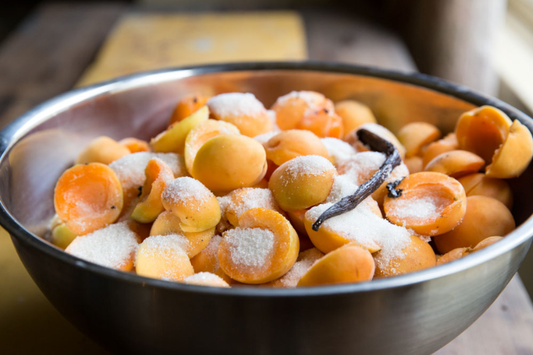 Uớp gia vị với mơ