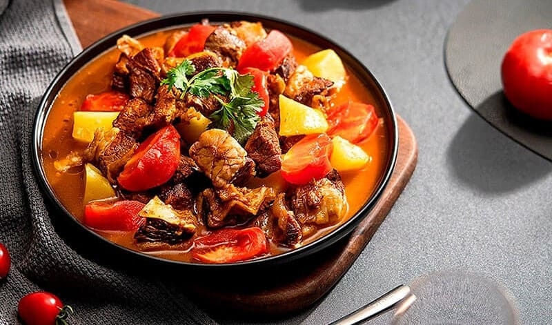Thịt bò rau củ hầm cà chua