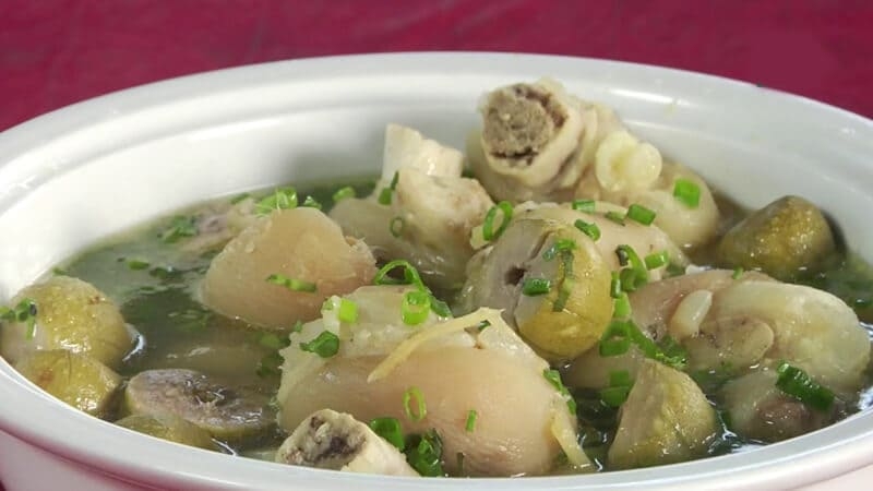 Móng giò hầm sung