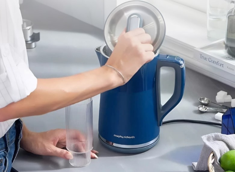 Bình đun siêu tốc inox 2 lớp Morphy Richards 1.5 lít MBC-KC2E - hình 2