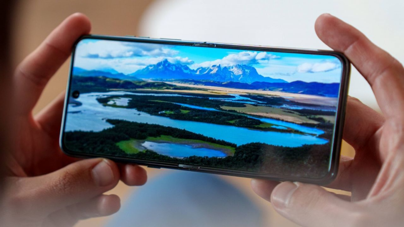 Motorola Razr 60 Ultra (hình 3)