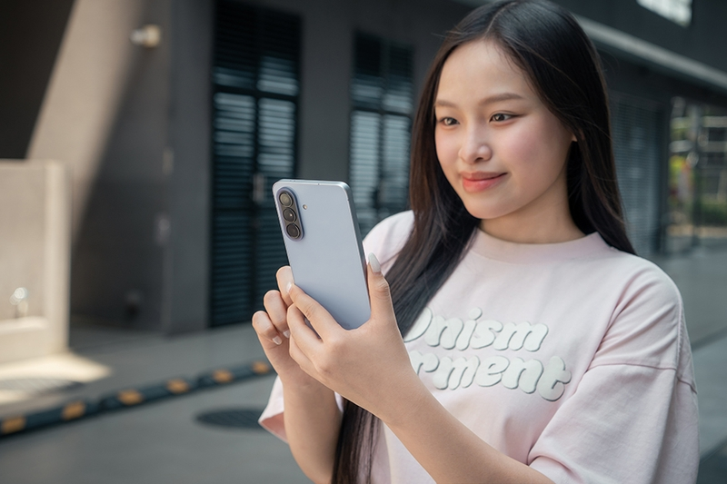 Mua điện thoại online ở đâu uy tín 10
