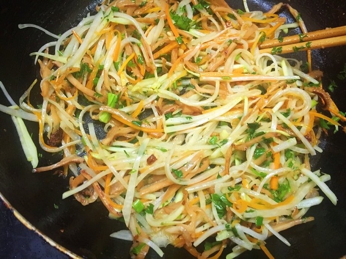 Mực khô xào su hào 5
