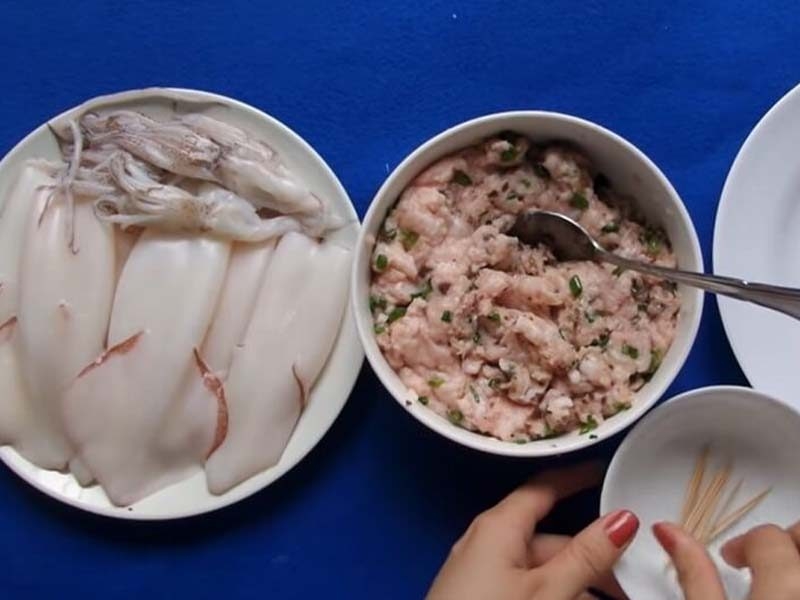 mực nhồi thịt sốt cà chua 5