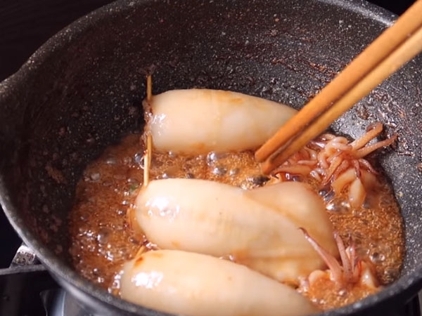 mực nhồi thịt sốt cà chua 6