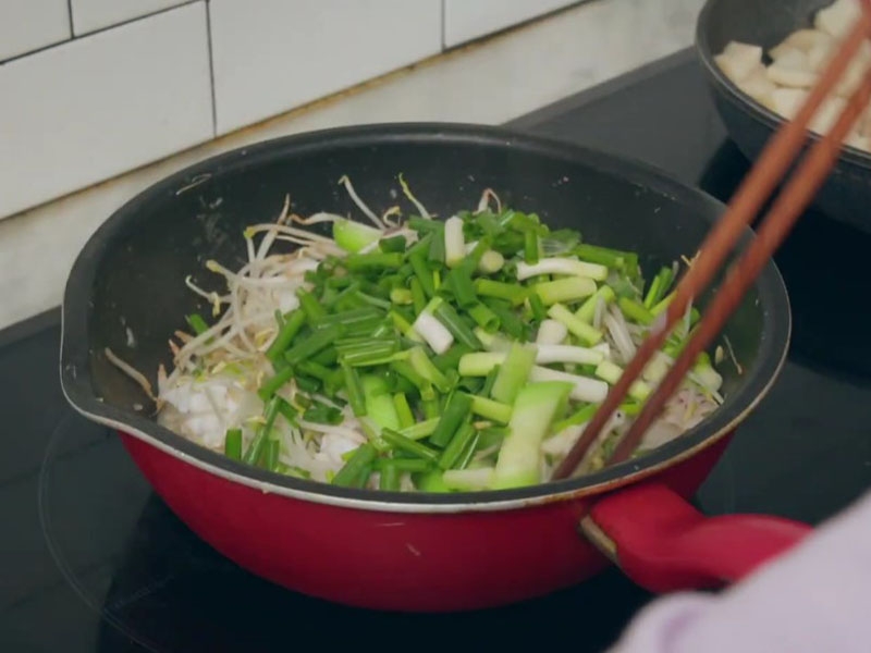 Hướng dẫn cách làm mực xào mướp​ cực đơn giản (hình 11)