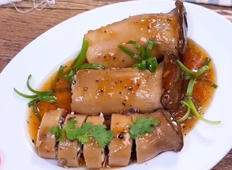 nấm đùi gà cuộn đậu hũ kho tiêu 7