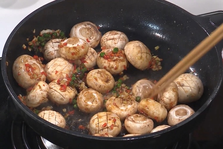 Nấm mỡ khìa nước dừa (Hình 6)