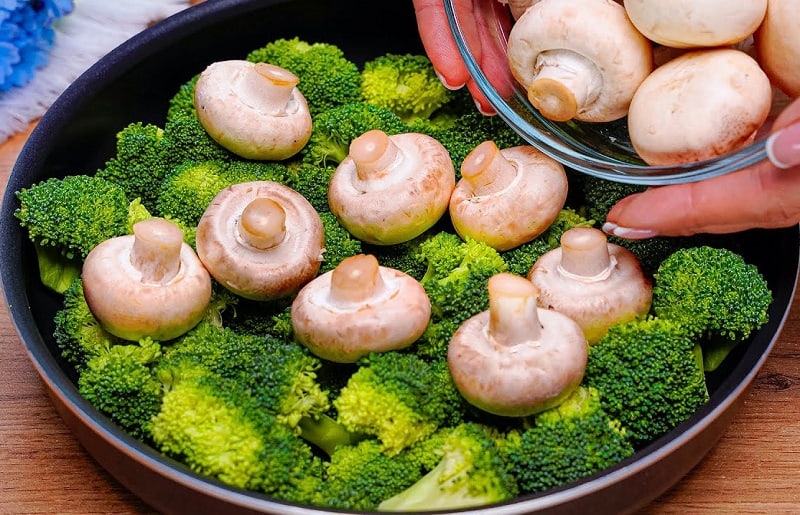 Nấm mỡ xào bông cải chay ảnh 9