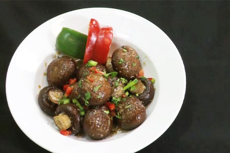 cách làm nấm mỡ xào muối tiêu (hình 10)