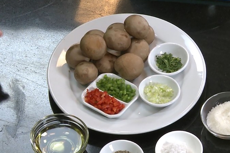 cách làm nấm mỡ xào muối tiêu (hình 1)