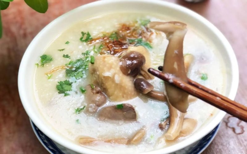 Cháo gà nấm mối đen