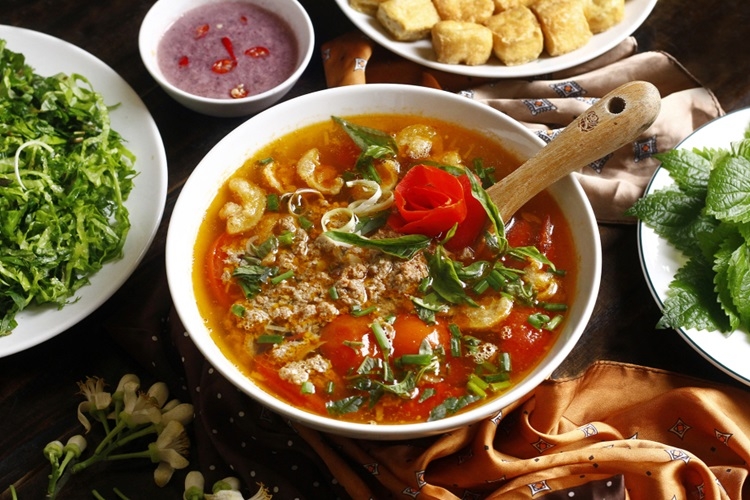 Nấu canh riêu với giấm bỗng hay me 2
