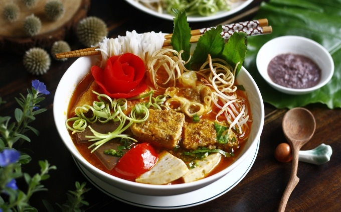 Nấu canh riêu với giấm bỗng hay me 3