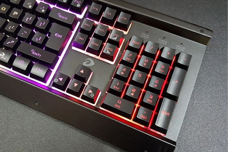 Nên mua bàn phím cơ hay giả cơ 9