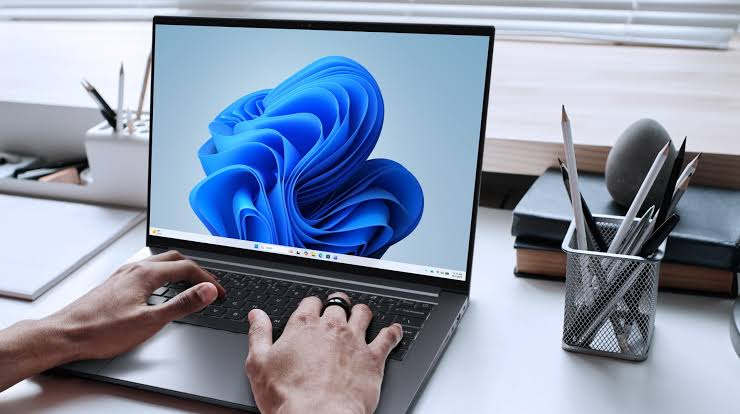 Nên mua bản quyền Windows không 4