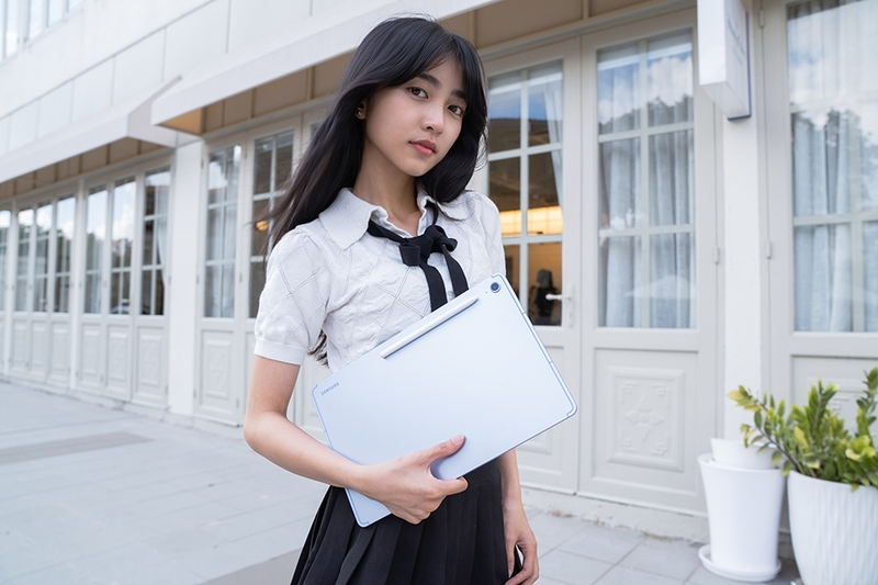 Nên mua laptop hay máy tính bảng cho sinh viên 10