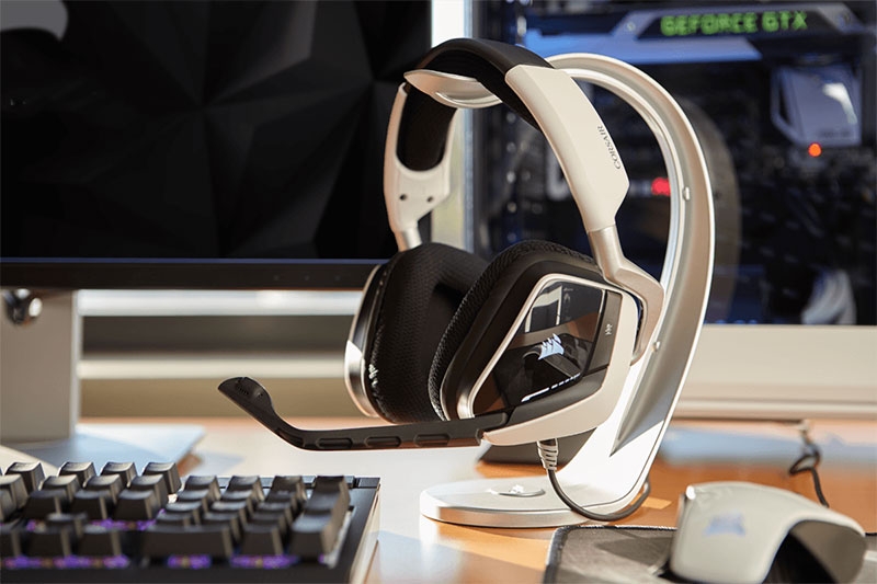 Nên mua tai nghe gaming có dây hay không dây?