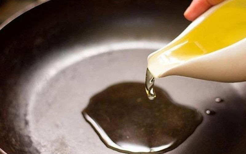 Nên thắng nước hàng bằng nước hay dầu ăn? (hình 4)