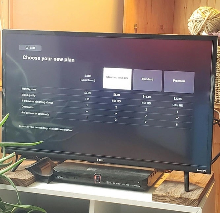 Người đăng ký Netflix ở Canada và Vương quốc Anh đang nhận được một thông báo quan trọng - hình 1