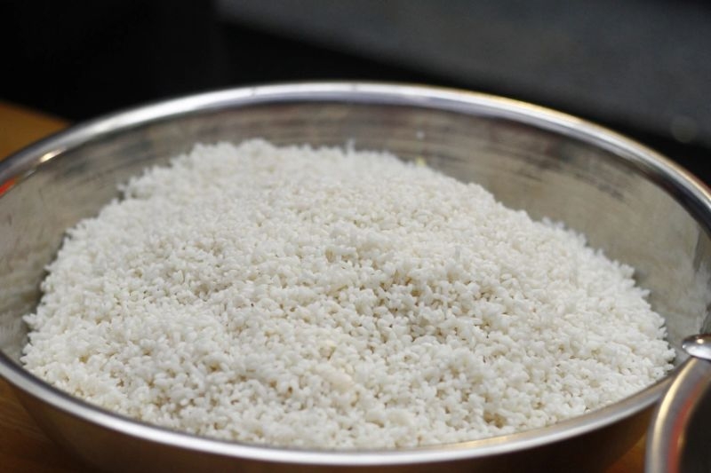 ngâm gạo nếp trước khi đồ xôi ảnh 4