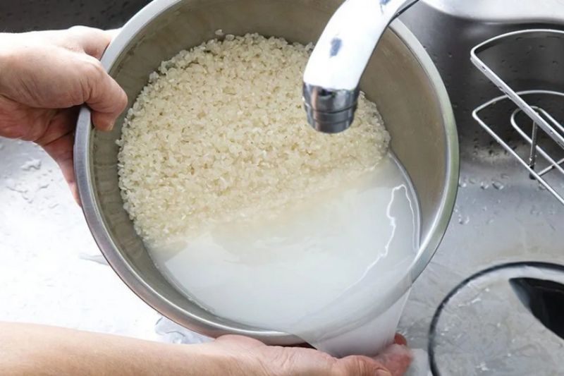 ngâm gạo nếp trước khi đồ xôi ảnh 5