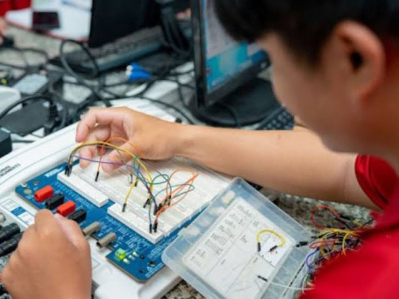 Ngành điện tử viễn thông ra làm gì? - hình 1