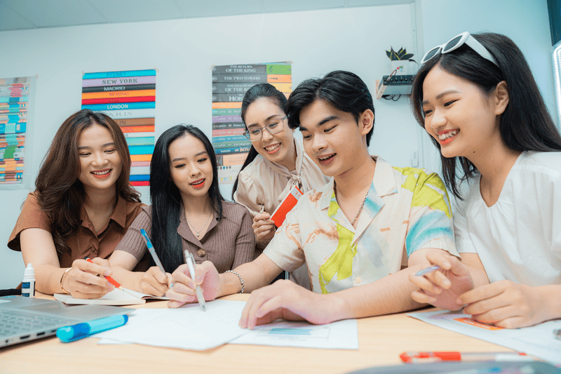 Ngành Marketing lấy bao nhiêu điểm 6