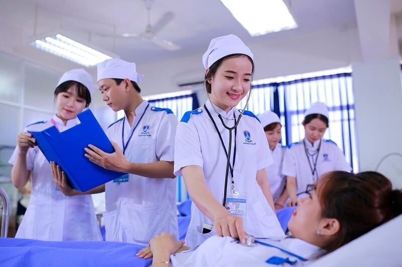 nhan vien y te cong dong