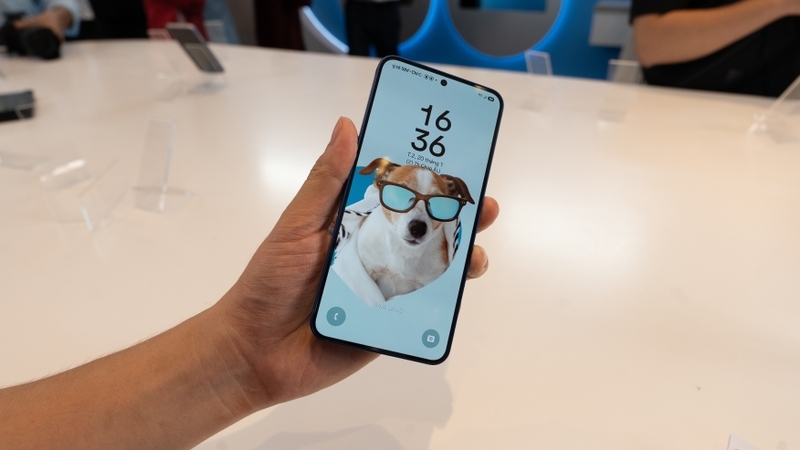 So sánh Samsung Galaxy S25 và iPhone 16 Plus (ảnh 7)