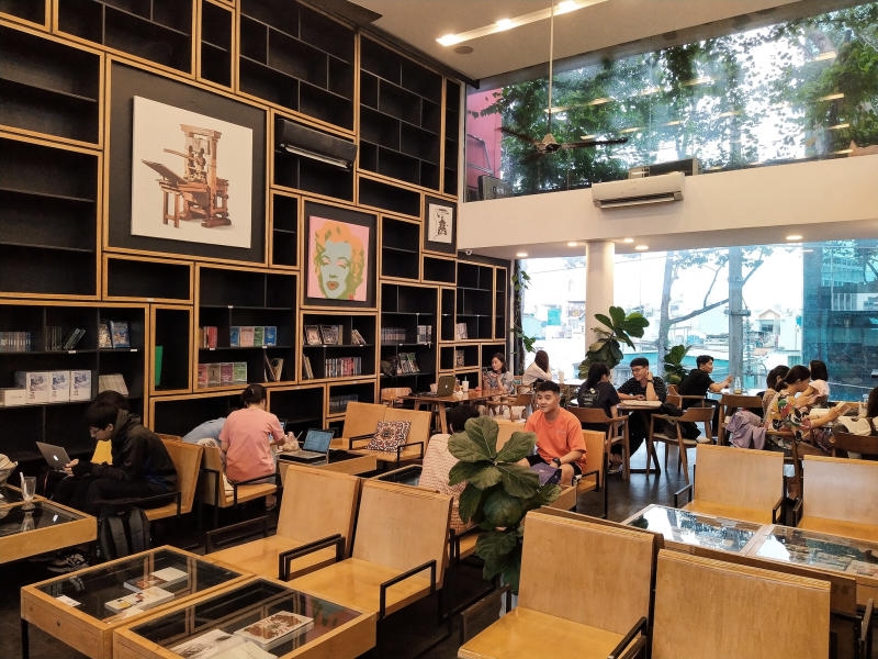 nhà sách gần đây ảnh 2
