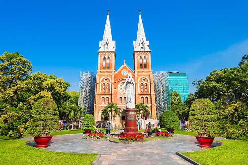 Khám phá Nhà thờ Đức Bà Sài Gòn 9