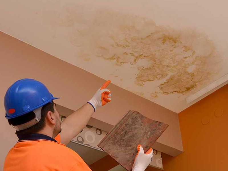 nha ve sinh bi tham nuoc gay hau qua gi