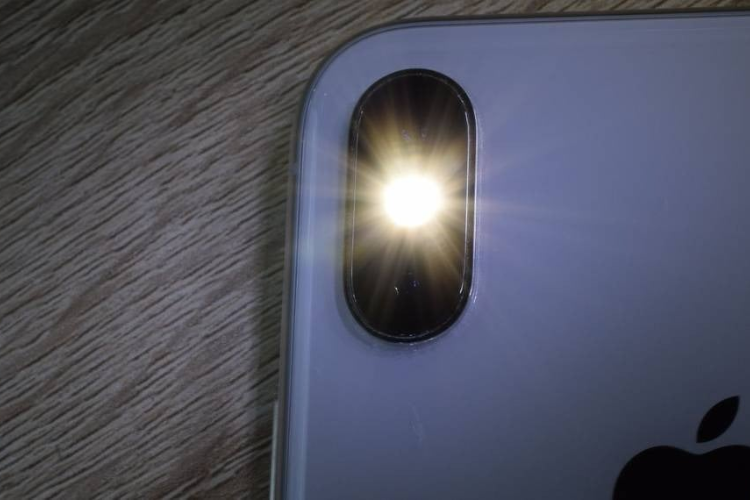 Nháy sáng đèn LED để cảnh báo trên iPhone hình 4