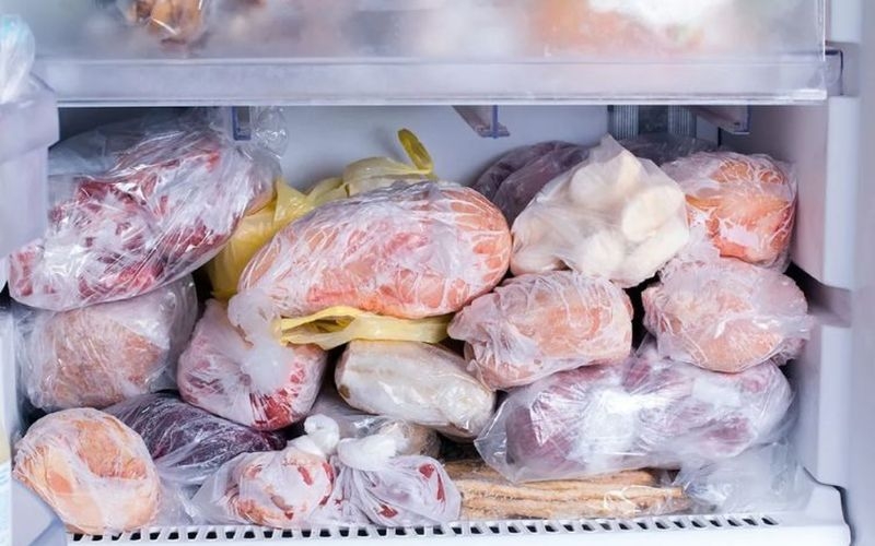 những thực phẩm không nên cho vào nồi nấu chậm - thực phẩm đông lạnh