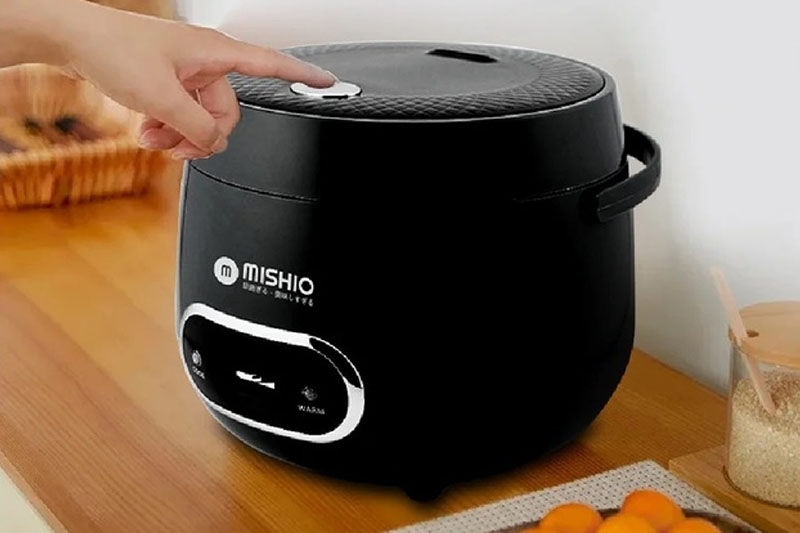 Nồi cơm điện men đá Mishio 0.8 lít MK233 với kiểu dáng nhỏ gọn và tinh tế