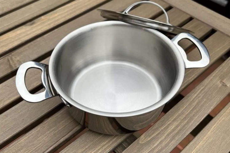 Mách bạn các mẫu nồi inox mini nhỏ gọn giá rẻ nhất 2026, bền đẹp, rất tiện khi nấu ăn cho bé