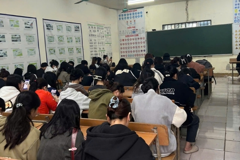 Nộp hồ sơ thi bằng lái xe máy online được không?