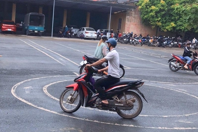 Hướng dẫn chi tiết các bước chuẩn bị hồ sơ thi bằng lái xe máy