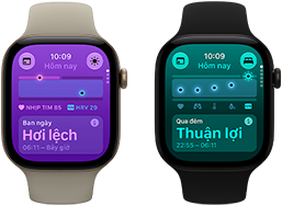 Hai thiết bị Apple Watch Series 12: vỏ nhôm, màu vàng nhạt, Sinh Hiệu Ban Ngày Hơi Lệch, Digital Crown, Dây Đeo Thể Thao màu be cát, vỏ nhôm, màu đen, Sinh Hiệu Qua Đêm Thuận Lợi, Digital Crown, Dây Đeo Thể Thao màu đen