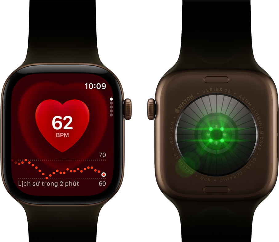 Hai thiết bị Apple Watch Series 12, vỏ nhôm, màu đồng đậm với Dây Đeo Thể Thao màu xanh ô-liu, một thiết bị hiển thị ứng dụng Nhịp Tim, thiết bị còn lại hiển thị Hệ Thống Cảm Nhận Sức Khỏe ở mặt sau của đồng hồ, với đèn LED phát sáng màu xanh lá