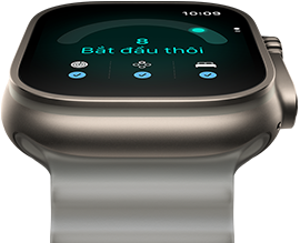Apple Watch Ultra 4, vỏ titan, màu tự nhiên, điểm số sẵn sàng là 8, mặt ngoài bên phải, Digital Crown, nút sườn nhô lên, Dây Đeo Ocean, màu xám trong mờ